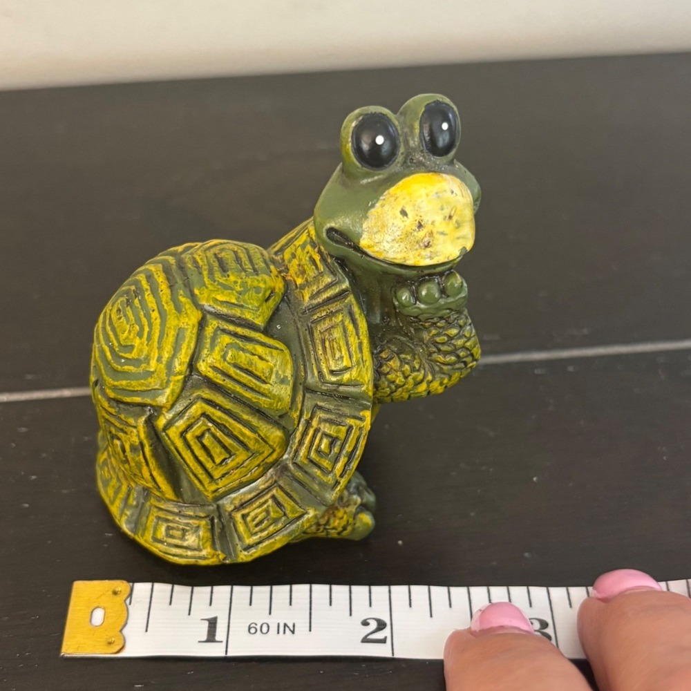 Vintage Style Miniature Resin Turtle Figurine Whimsical Green Yellow 3 Inch - Picture 7 of 8